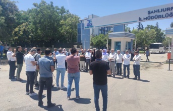 DEDAŞ önünde elektrik kesintisi protesto edildi