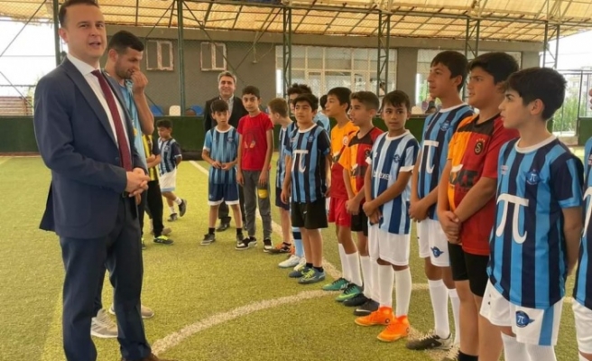 Kaymakam Futbol okulu öğrencileri ile bir araya geldi