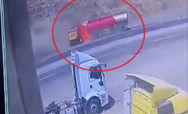 Akaryakıt yüklü tanker kaza yaptı: 1ölü 1 yaralı