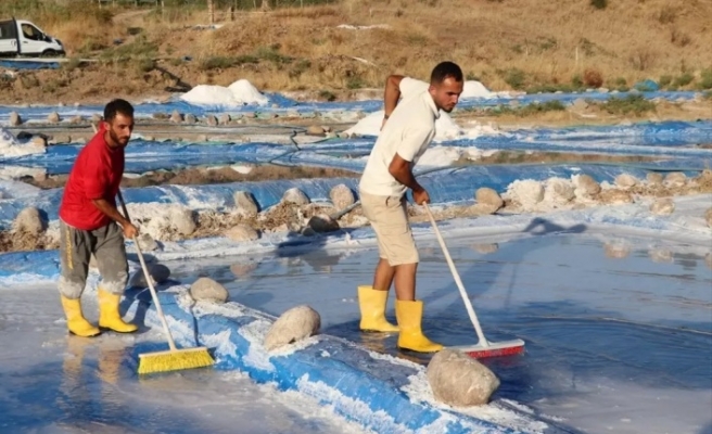 Geleneksel yöntemle Kaya tuzu üretimi artıyor