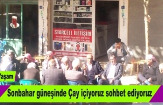 Sonbahar güneşinde çay içiyoruz sohbet ediyoruz